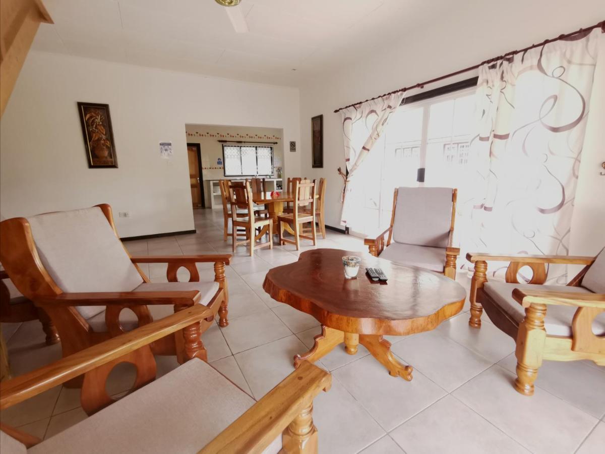 Chez Marva Grande Villa Coco 3 A 12 Personnes ラ・ディーグ島 エクステリア 写真