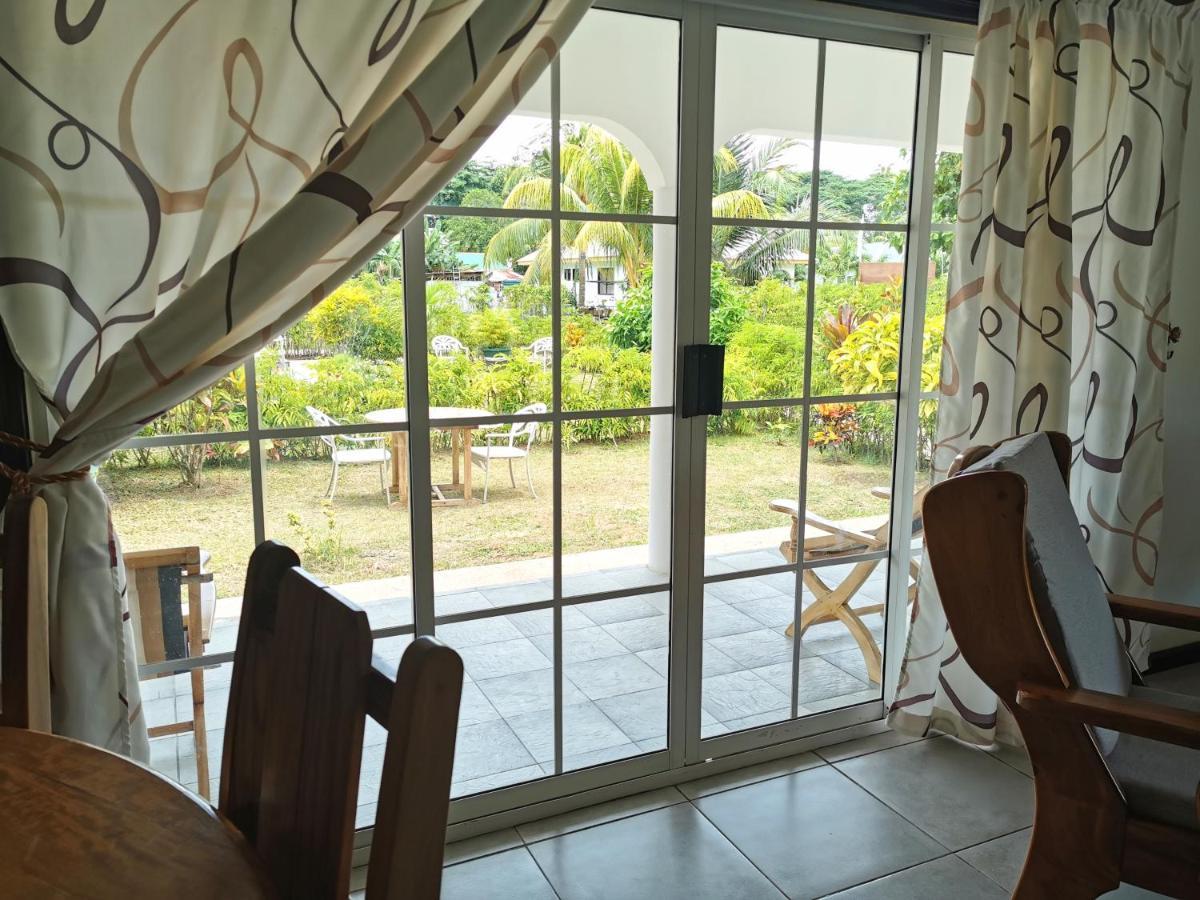 Chez Marva Grande Villa Coco 3 A 12 Personnes ラ・ディーグ島 エクステリア 写真