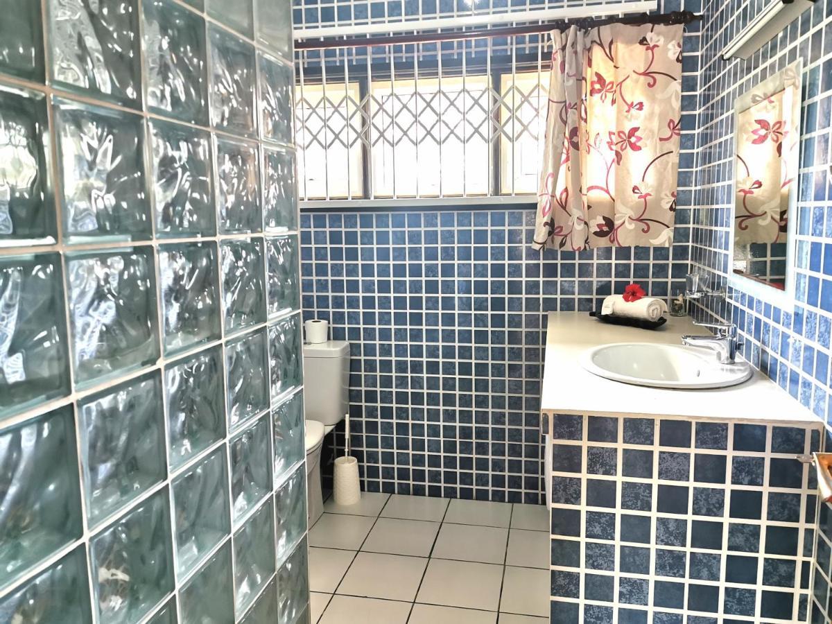 Chez Marva Grande Villa Coco 3 A 12 Personnes ラ・ディーグ島 エクステリア 写真